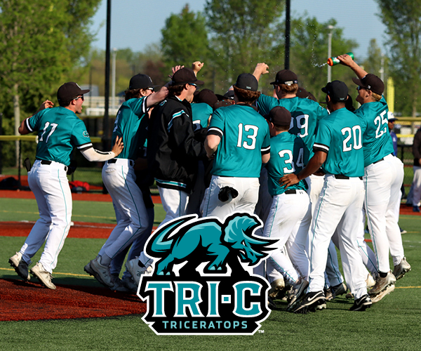 Image of Tri-C baseball team celebrating