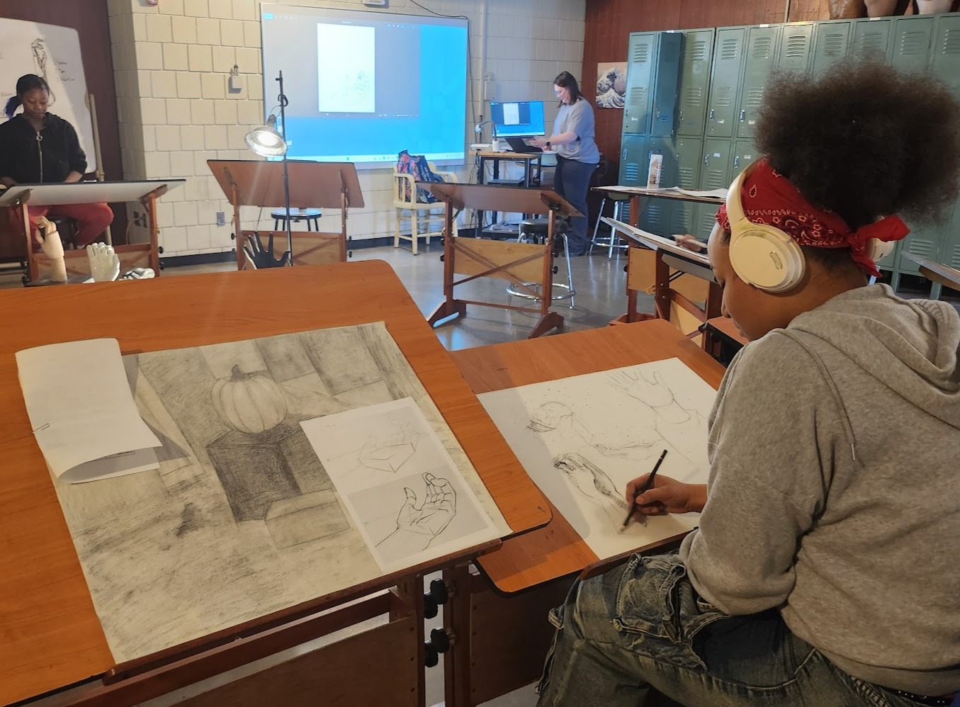 students in drawing class