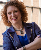 Lisa Ryan Headshot