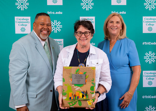 Dr. Lindsey English and winner Vicky Bonillas