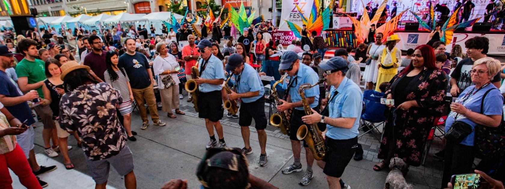 JazzFest street performers