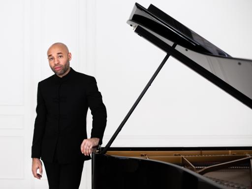 Aaron Diehl at a piano