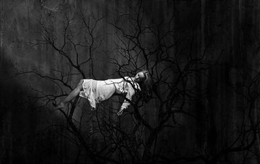 Leslie Nutt | Girl Lost | Black and White Photo