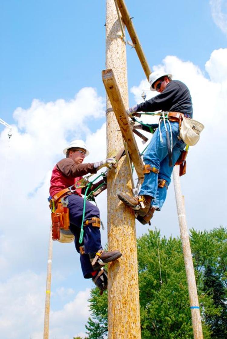 Power Systems Institute students training